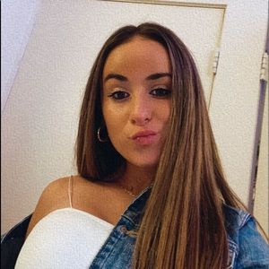 Meet your Posher, Ava